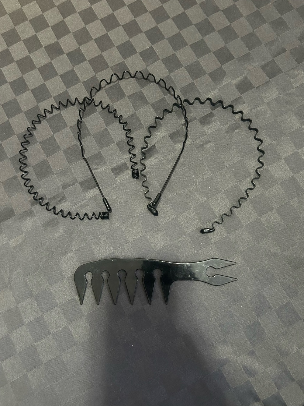 3 headbands with texture comb